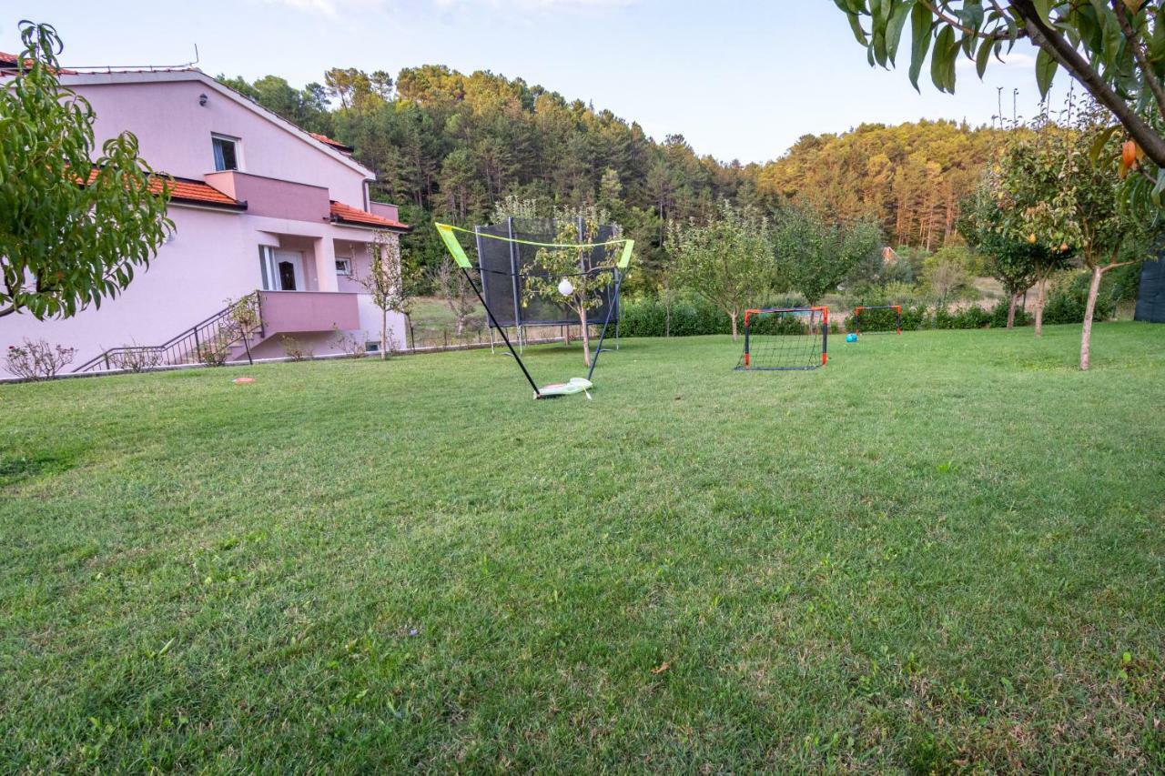 Green Paradise Estate Trilj Exteriér fotografie